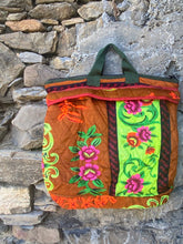 Load image into Gallery viewer, BUNDU Bag lady
